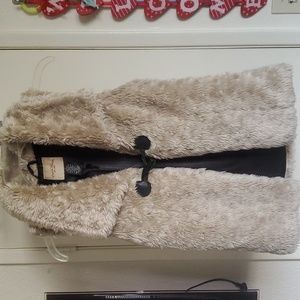 PARIS BLUES FAUX FUR VEST SIZE SMALL